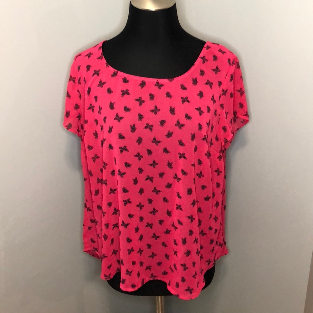 DONATING 1/20/25 Torrid Butterfly Button Back Shirt - Picture 3 of 6